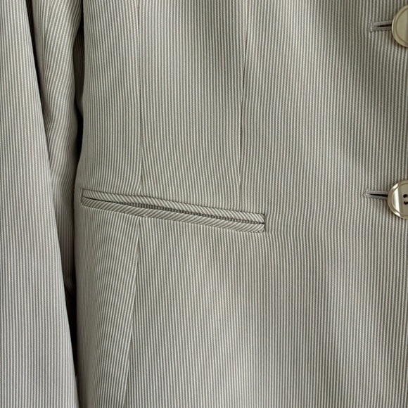 NWT Kasper Sand Color Pinstriped Blazer, Size 12 - Picture 8 of 12